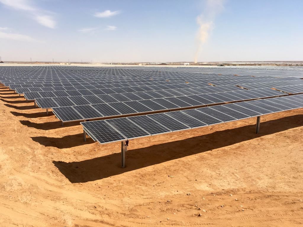 أحد محطات الطاقة الشمسية في الأردن -الصورة من موقع بي في ماغازين