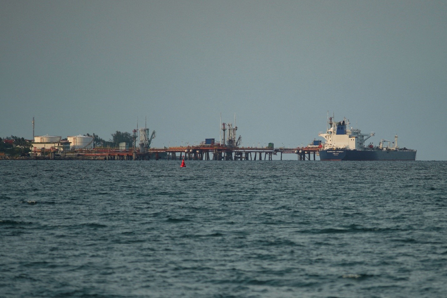 ناقلة النفط سوفوروفسكي بروسبكت، تفرغ زيت الوقود من روسيا في محطة ماتانزاس الكوبية