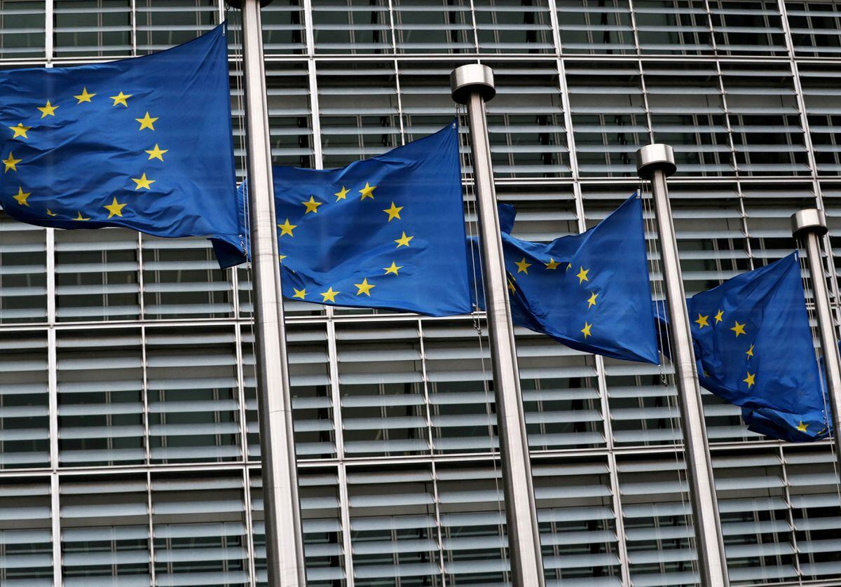 أعلام الاتحاد الأوروبي صاحب خطة الصفقة الخضراء