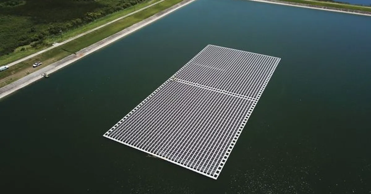 أول محطة طاقة شمسية عائمة في فلوريدا