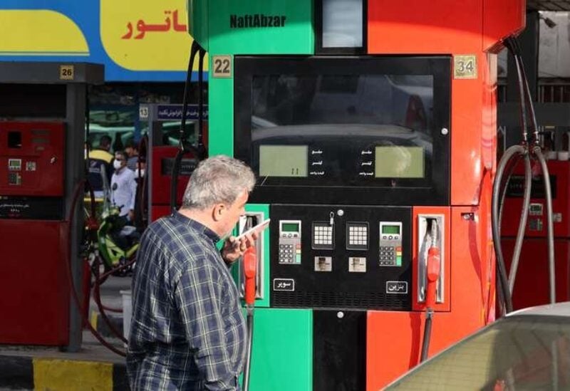 محطة وقود في إيران
