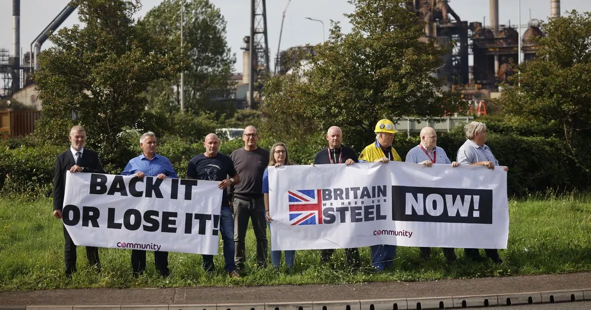 احتجاجات ضد إغلاق مصانع الصلب في بريطانيا