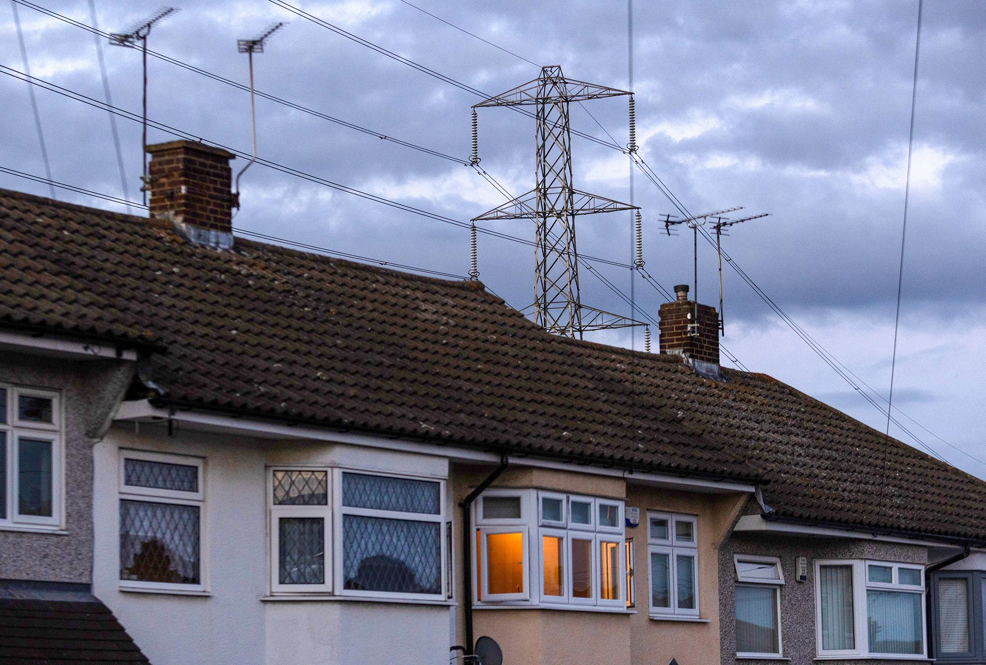 خطوط لنقل الكهرباء لمنازل المملكة المتحدة 