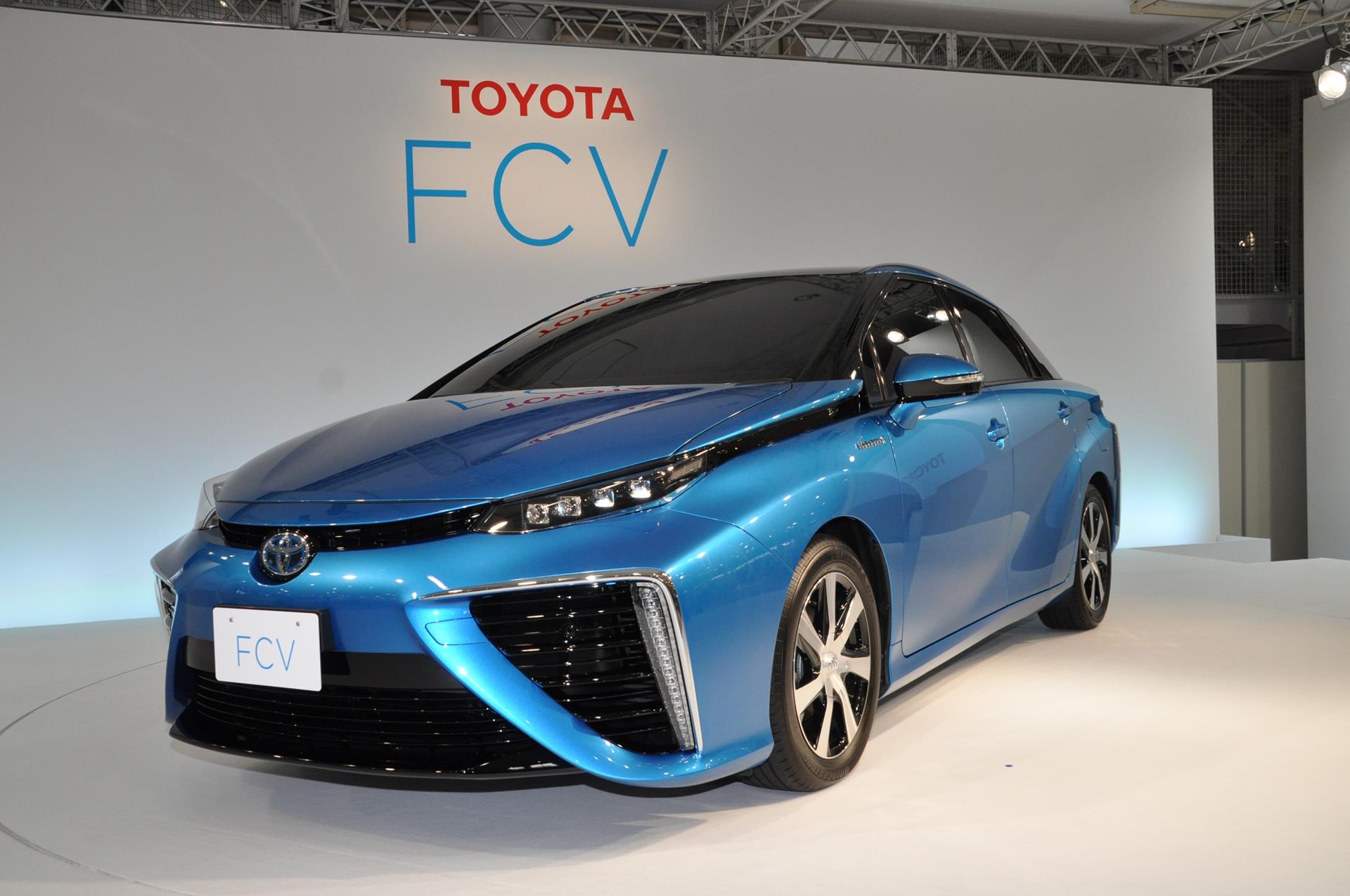 سيارة تعمل بوقود الهيدروجين من إنتاج شركة تويوتا