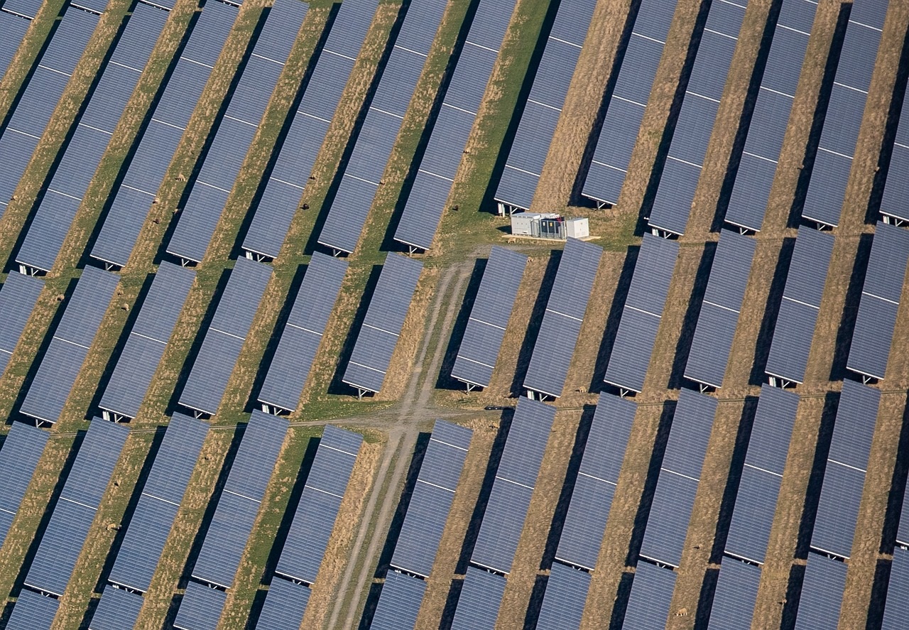 إحدى محطات الطاقة الشمسية