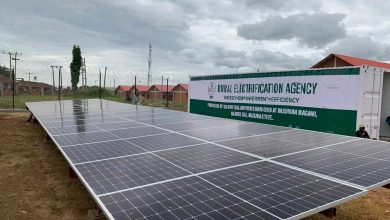 Photo of البطاريات الشمسية تنقذ الكهرباء في أفريقيا بـ6 مشروعات جديدة