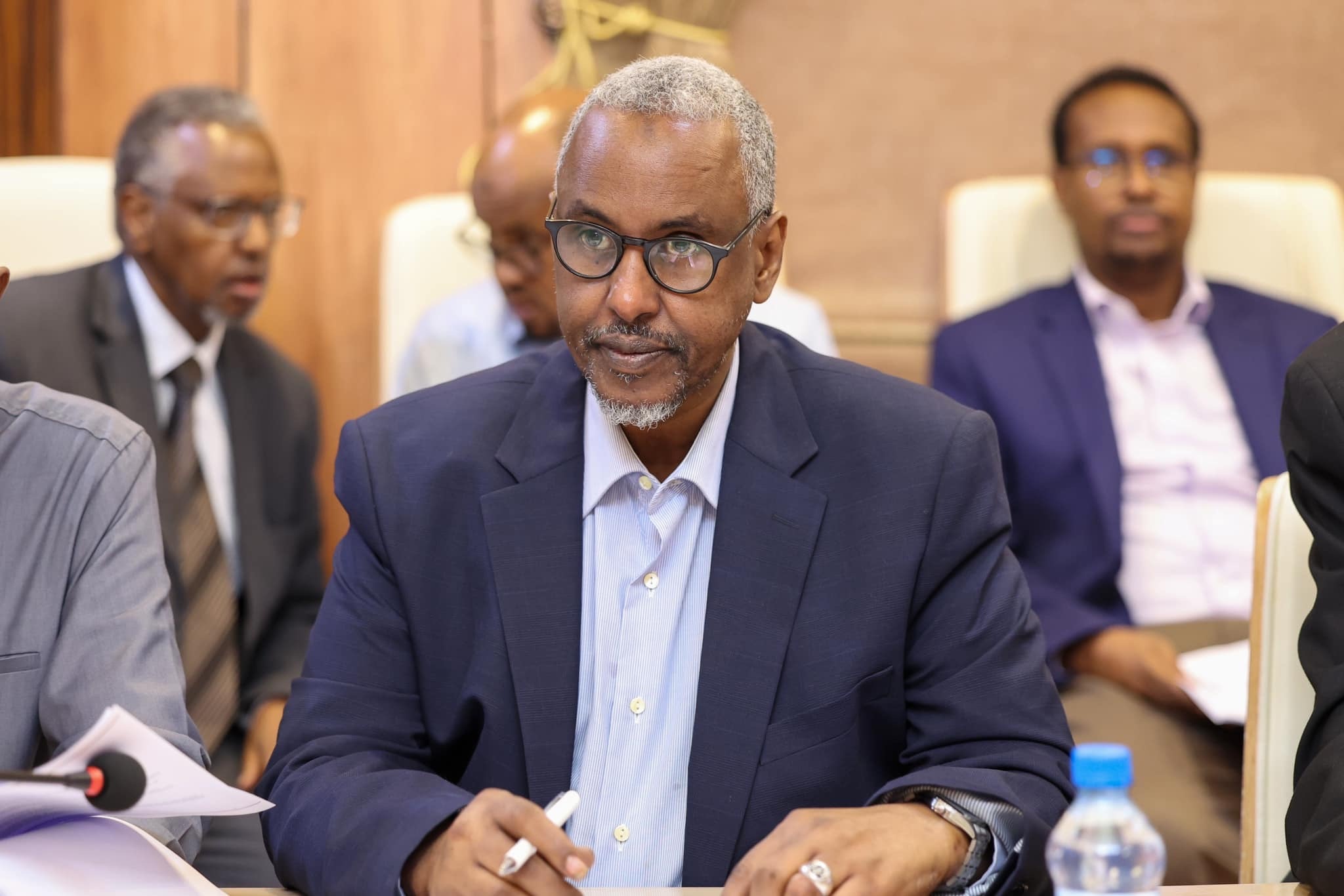 وزير البترول والمعادن الصومال عبدالرازق عمر محمد