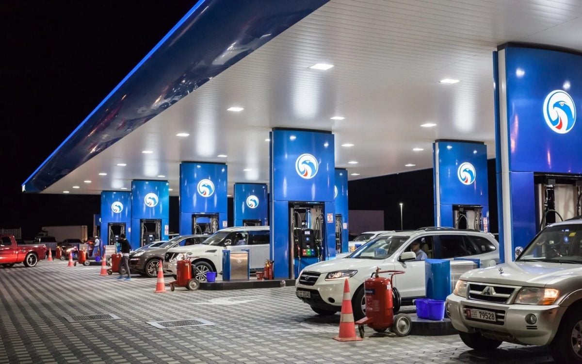محطة وقود في الإمارات