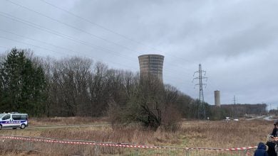 Photo of فرنسا تتخلص من محطة كهرباء تعمل بالفحم.. وتفجير أطول برج تبريد (فيديو)