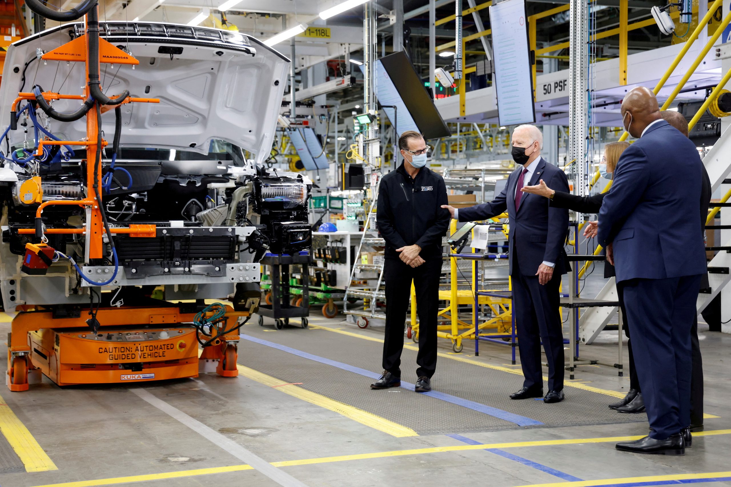 زيارة الرئيس جو بايدن لمصنع السيارات الكهربائية التابع لشركة جنرال موتورز