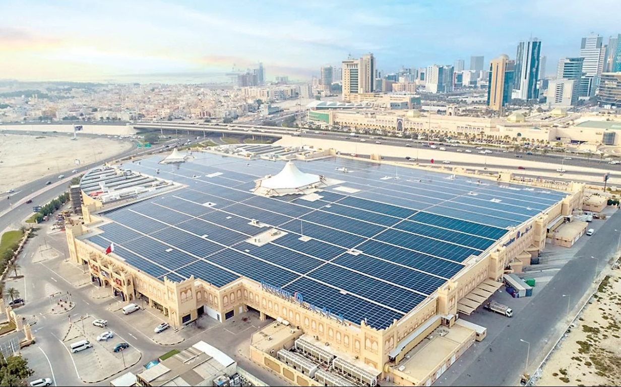 أحد مشروعات الطاقة الشمسية على الأسطح في البحرين