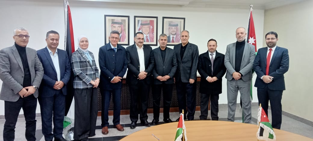 من مراسم توقيع اتفاقية زيادة قدرات الربط الكهربائي بين الأردن وفلسطبن