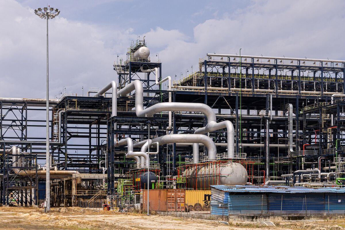 مصفاة دانغوتي النفطية بمدينة لاغوس في نيجيريا 