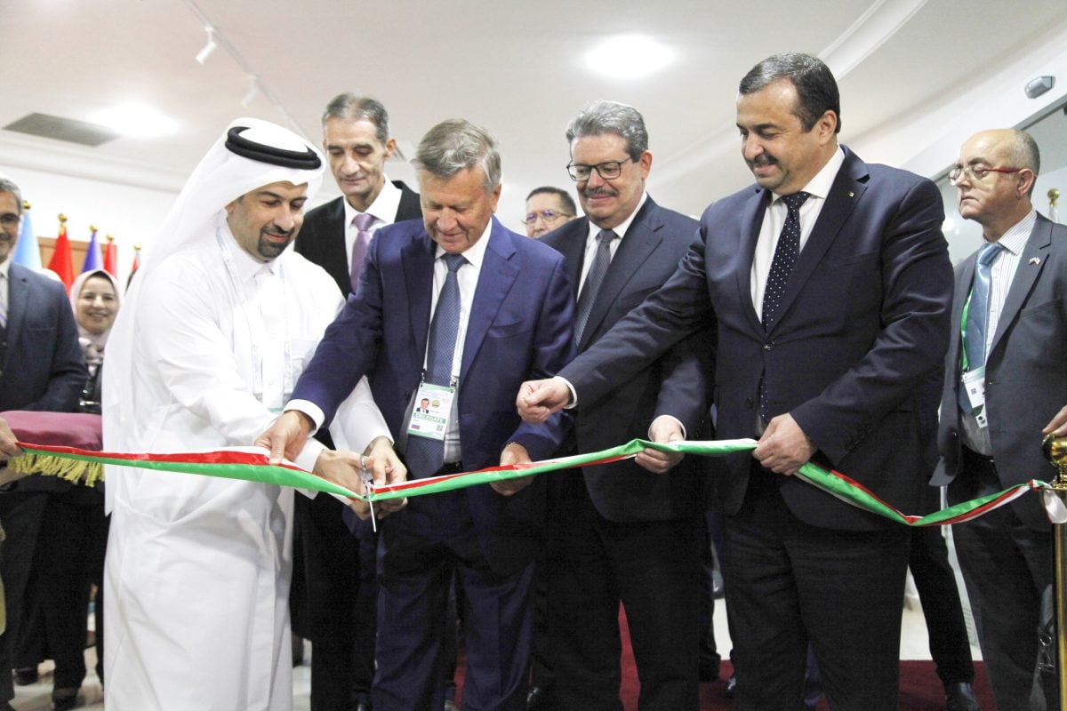 جانب من افتتاح معهد أبحاث الغاز في الجزائر