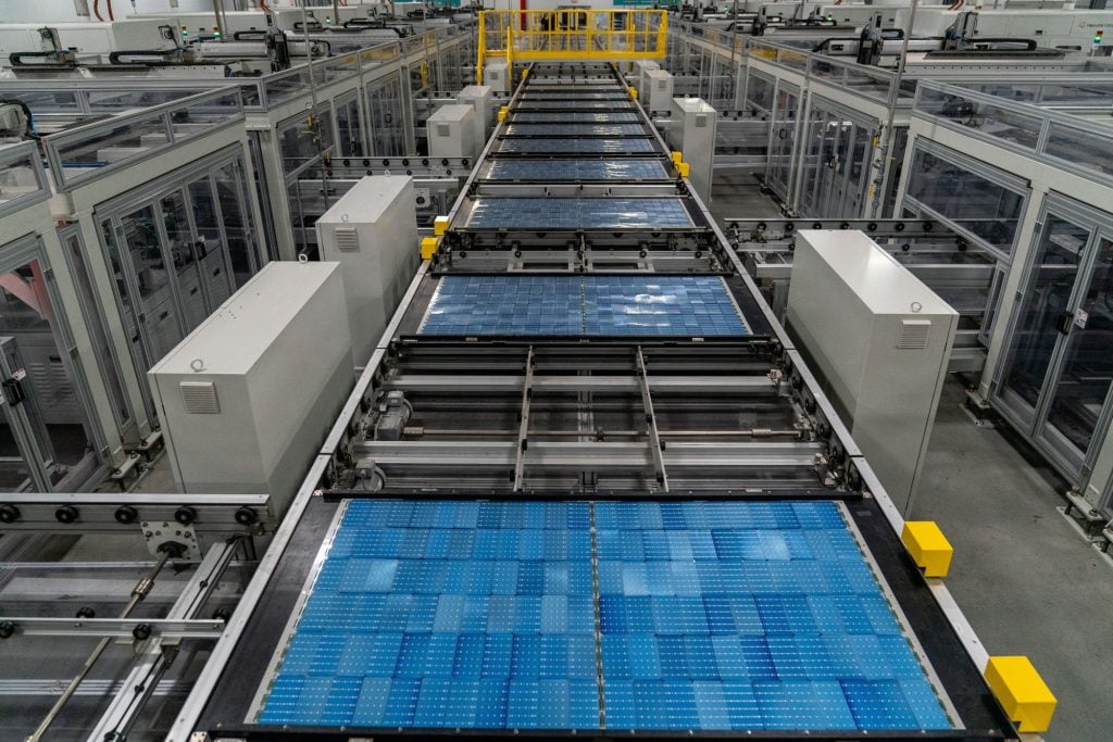 مصنع لإنتاج الخلايا الشمسية في ولاية جورجيا