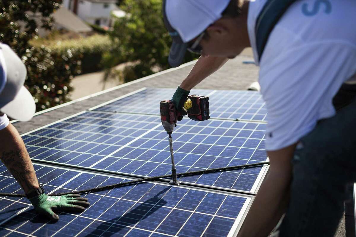 تركيبات الطاقة الشمسية السكنية في أميركا