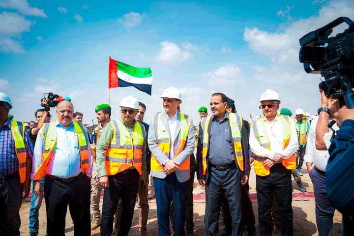 جانب من افتتاح أكبر مشروع طاقة شمسية في اليمن