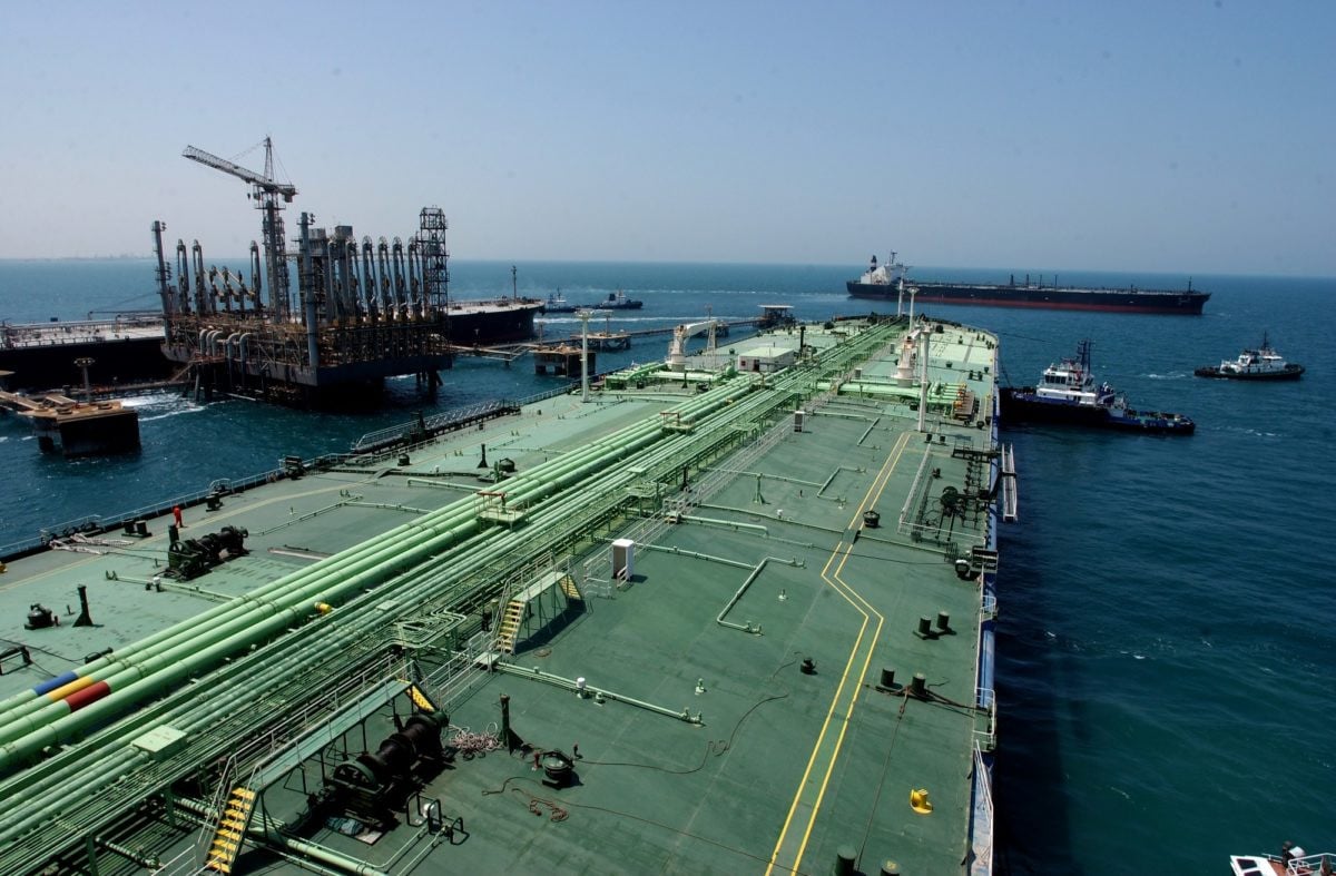 أحد أرصفة تحميل النفط في ميناء رأس تنورة