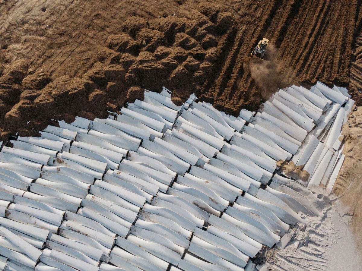 أجزاء شفرات توربينات الرياح في مكب النفايات الإقليمي كاسبر بولاية وايومنغ الأميركية