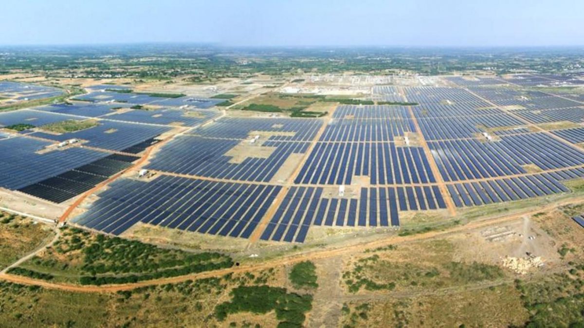 مزرعة طاقة شمسية كبيرة في الهند