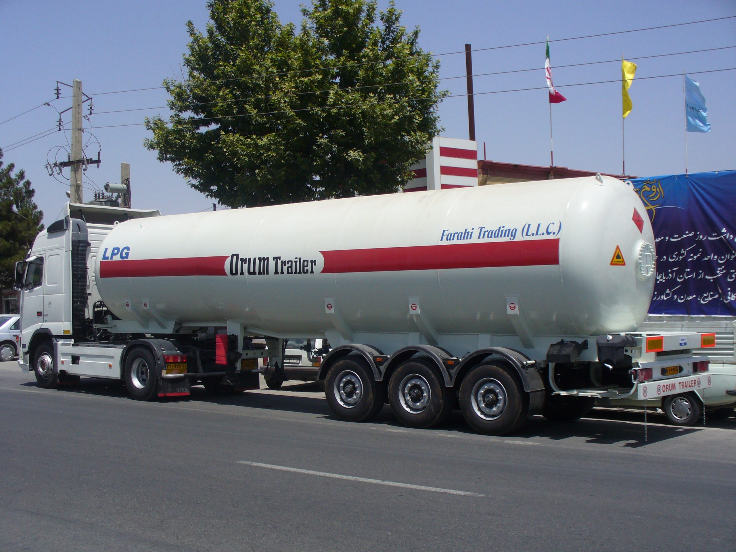 ناقلة محملة بتدفقات من غاز النفط المسال في إيران