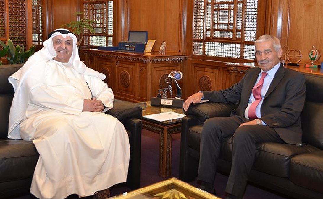 جانب من اجتماع أمين عام أوابك ورئيس ملتقى الطاقة العربي