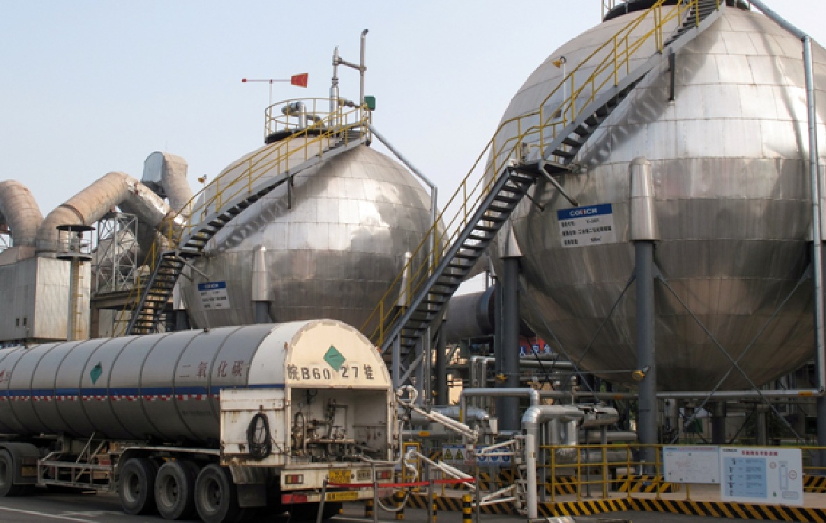 صهاريج تخزين ثاني أكسيد الكربون في مصنع للأسمنت ومنشأة لاحتجاز الكربون بمقاطعة آنهوي في الصين