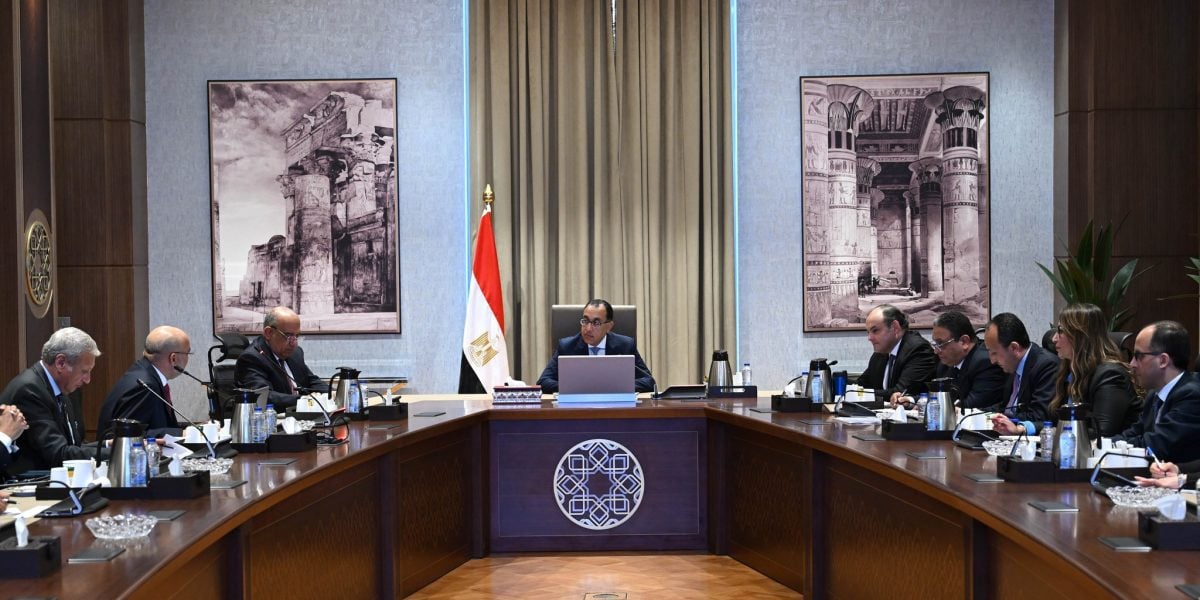 من اجتماع رئيس الوزراء المصري مع مسؤولي شركة المنصور للسيارات 