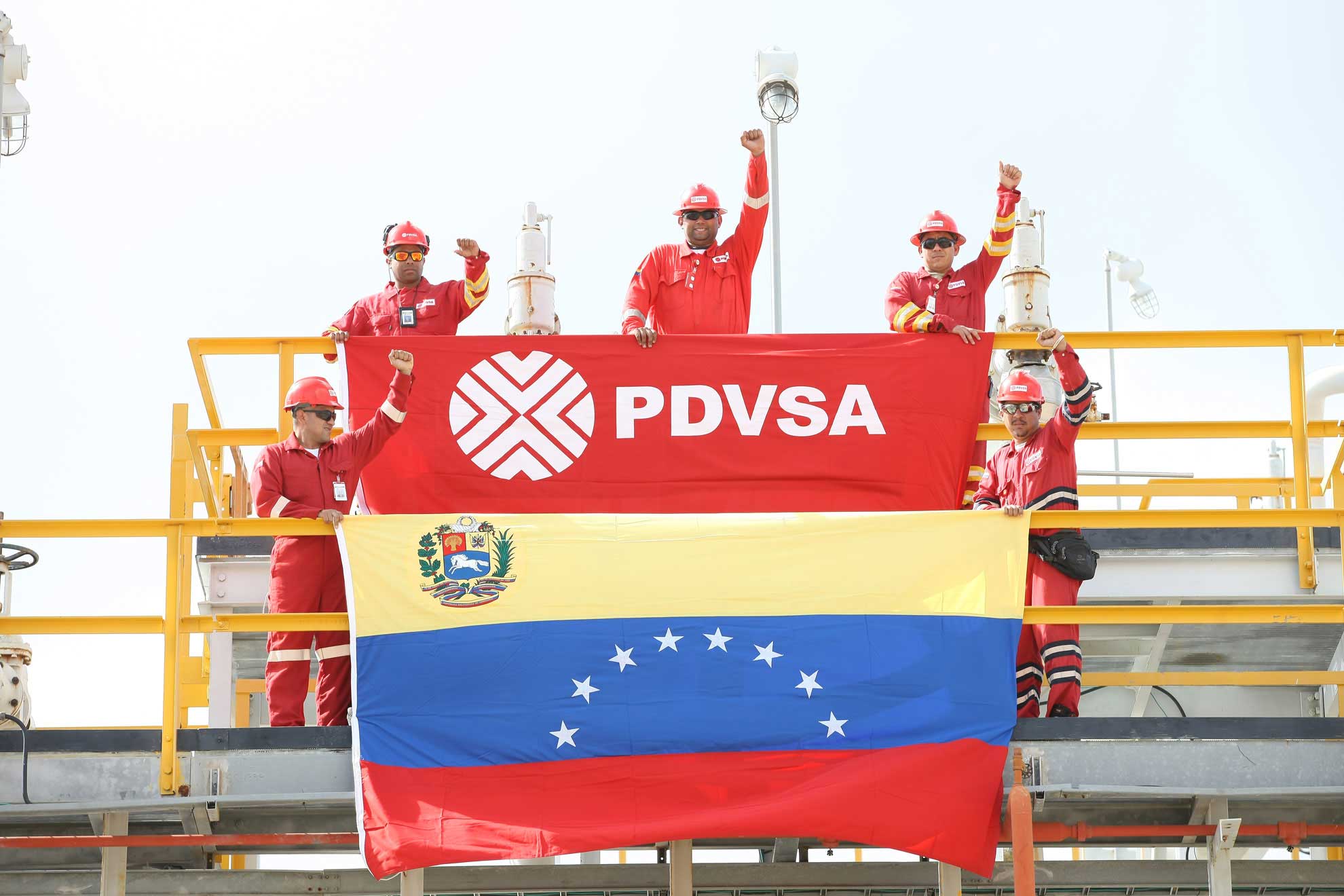 عمال بشركة النفط الوطنية الفنزويلية