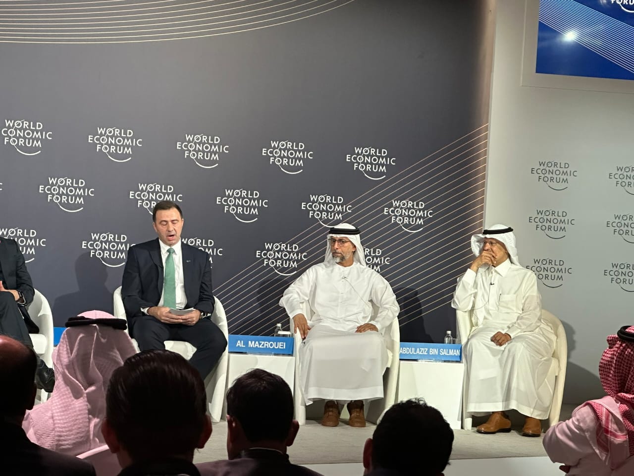 وزير الطاقة السعودي الأمير عبدالعزيز بن سلمان خلال مشاركته في المنتدى 