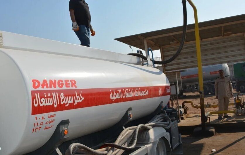 شاحنة تحمل مشتقات نفطية في العراق