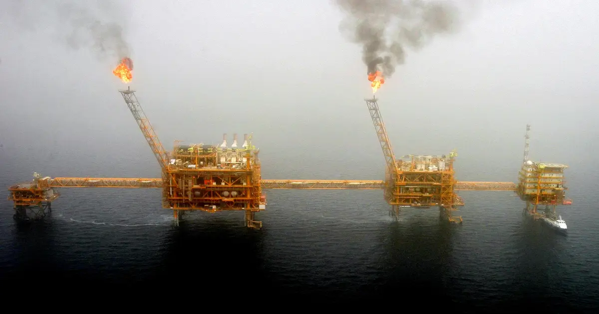 منصة إنتاج نفطية في حقل نفط إيراني