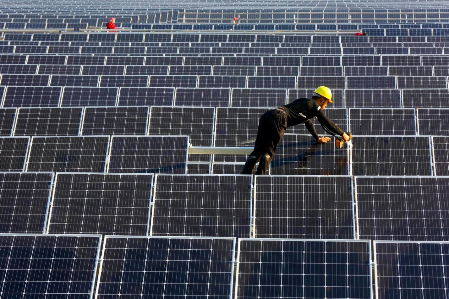محطة للطاقة الشمسية بمقاطعة جيانغسو في الصين