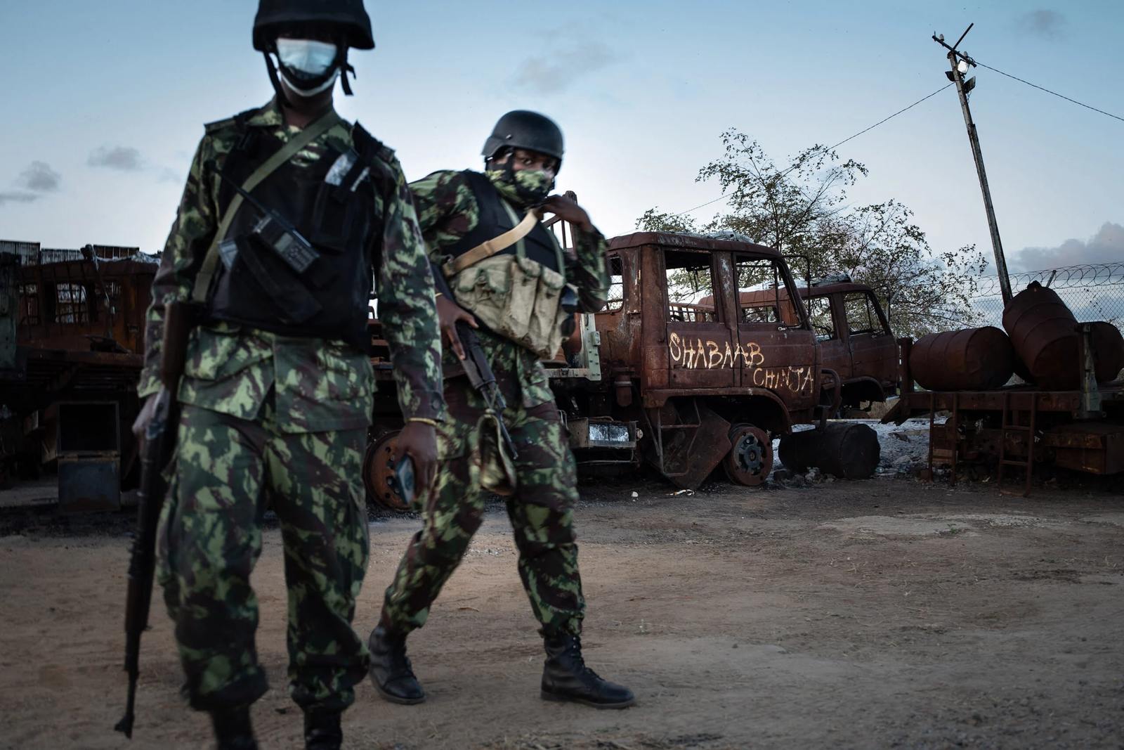 مسلحون بالقرب من مشروع توتال إنرجي للغاز في موزمبيق