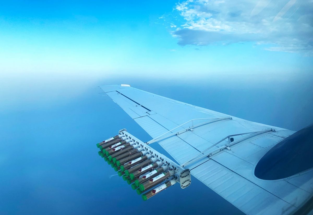 احدى الطائرات المشاركة في برنامج استمطار السحب في الإمارات