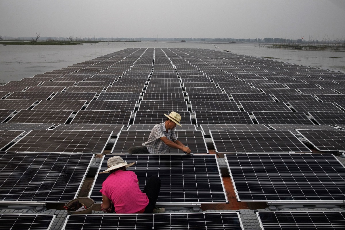تركيب مشروع للطاقة الشمسية في الصين