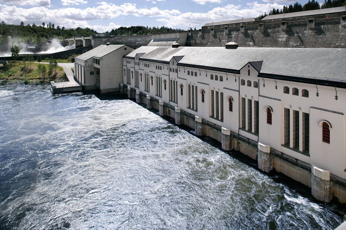محطة لتوليد الكهرباء من الطاقة المائية في النرويج