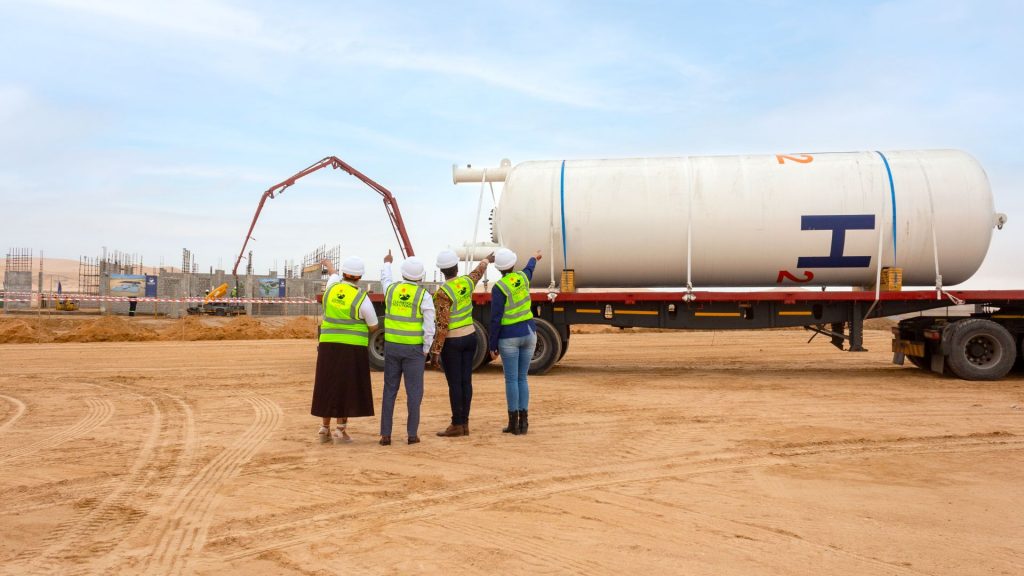 معدات بموقع مشروعات الهيدروجين في ناميبيا