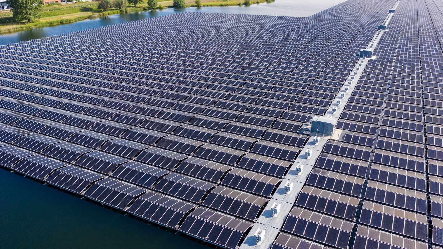 أكبر محطة شمسية عائمة في ألمانيا