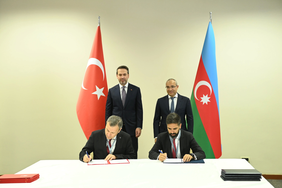 من مراسم توقيع صفقة الغاز الأذربيجاني مع تركيا