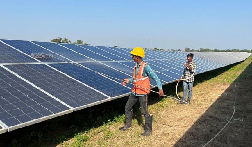 إحدى مزارع الطاقة الشمسية في الهند