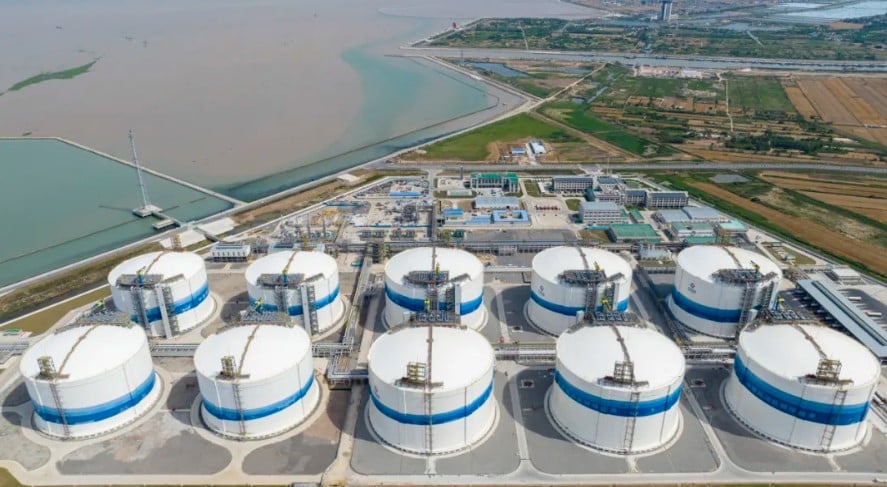 أكبر قاعدة لتخزين الغاز المسال في الصين