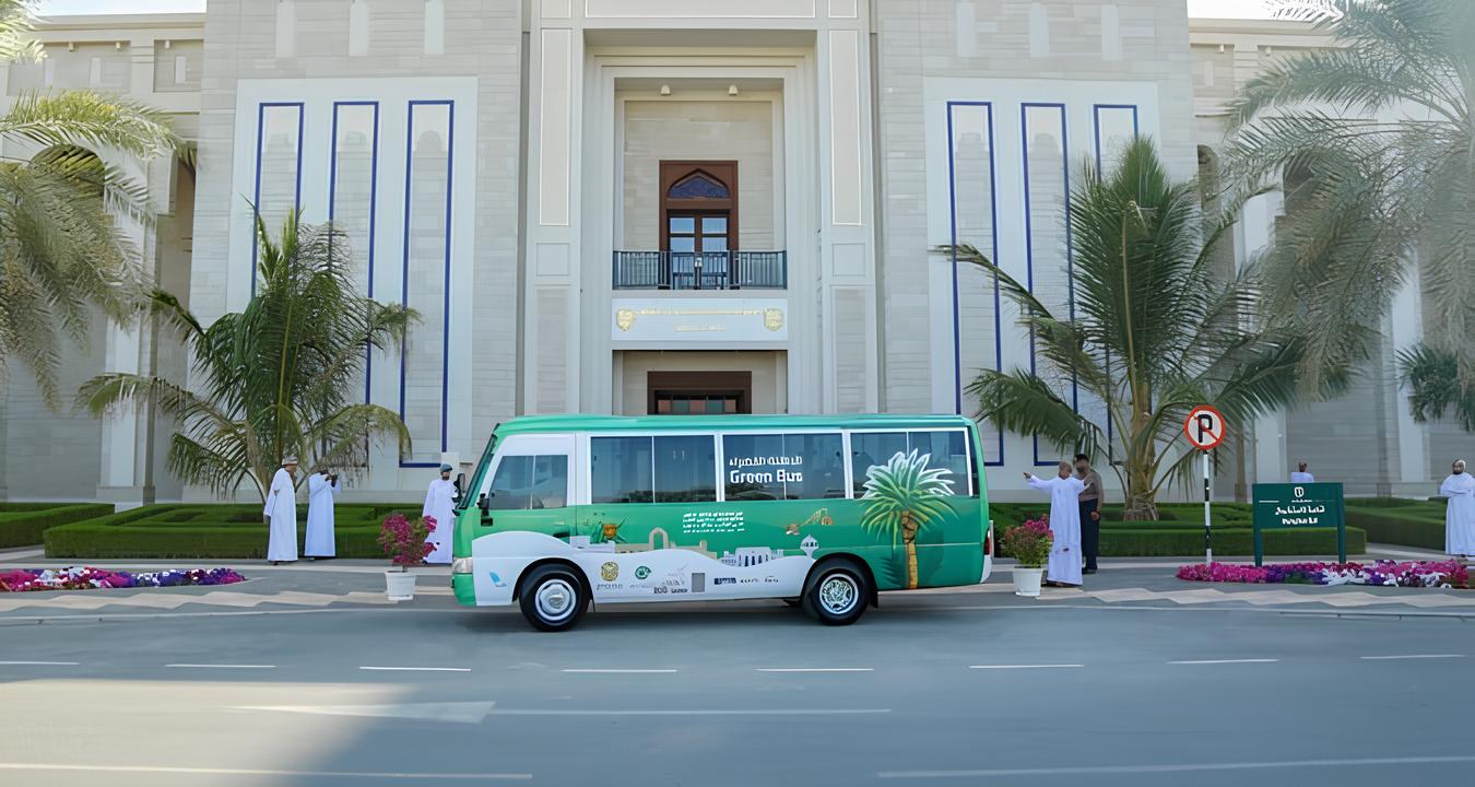 حافلة تعمل بالديزل الحيوي المستخرج من نوى التمور في مسقط بسلطنة عمان 