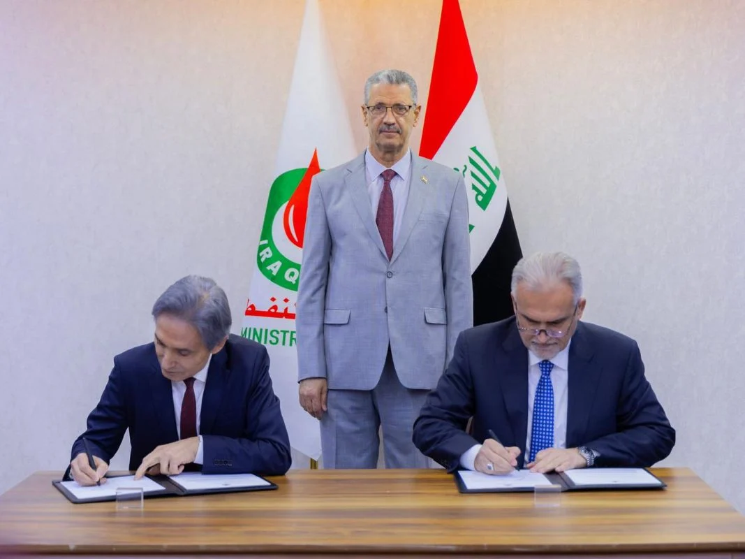 جانب من توقيع اتفاقية إنشاء الأنبوب