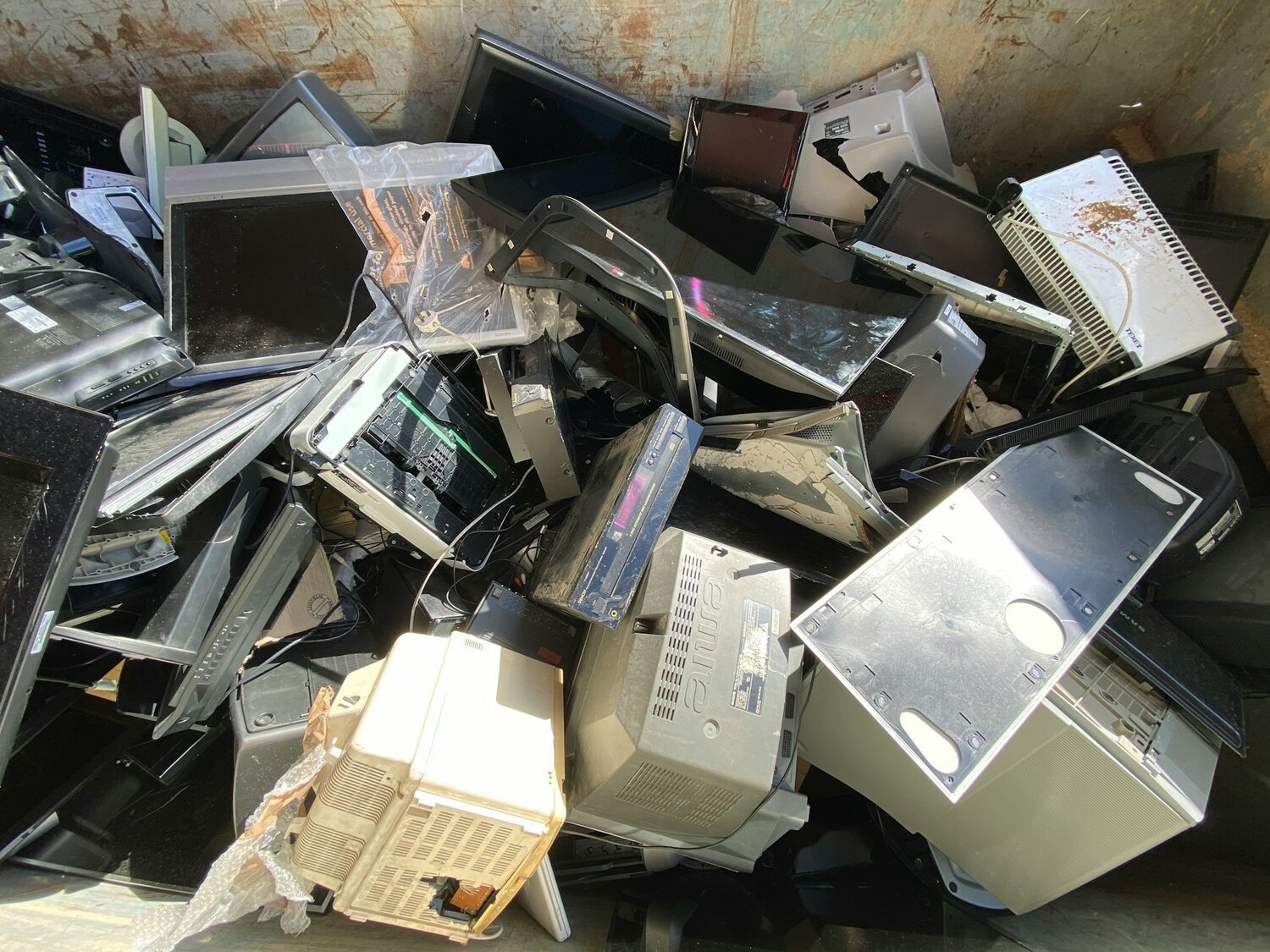 المعادن الأرضية النادرة