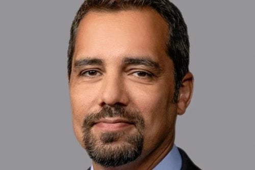 الرئيس التنفيذي لشركة إي أو جي ريسورسيز عزرا يعقوب