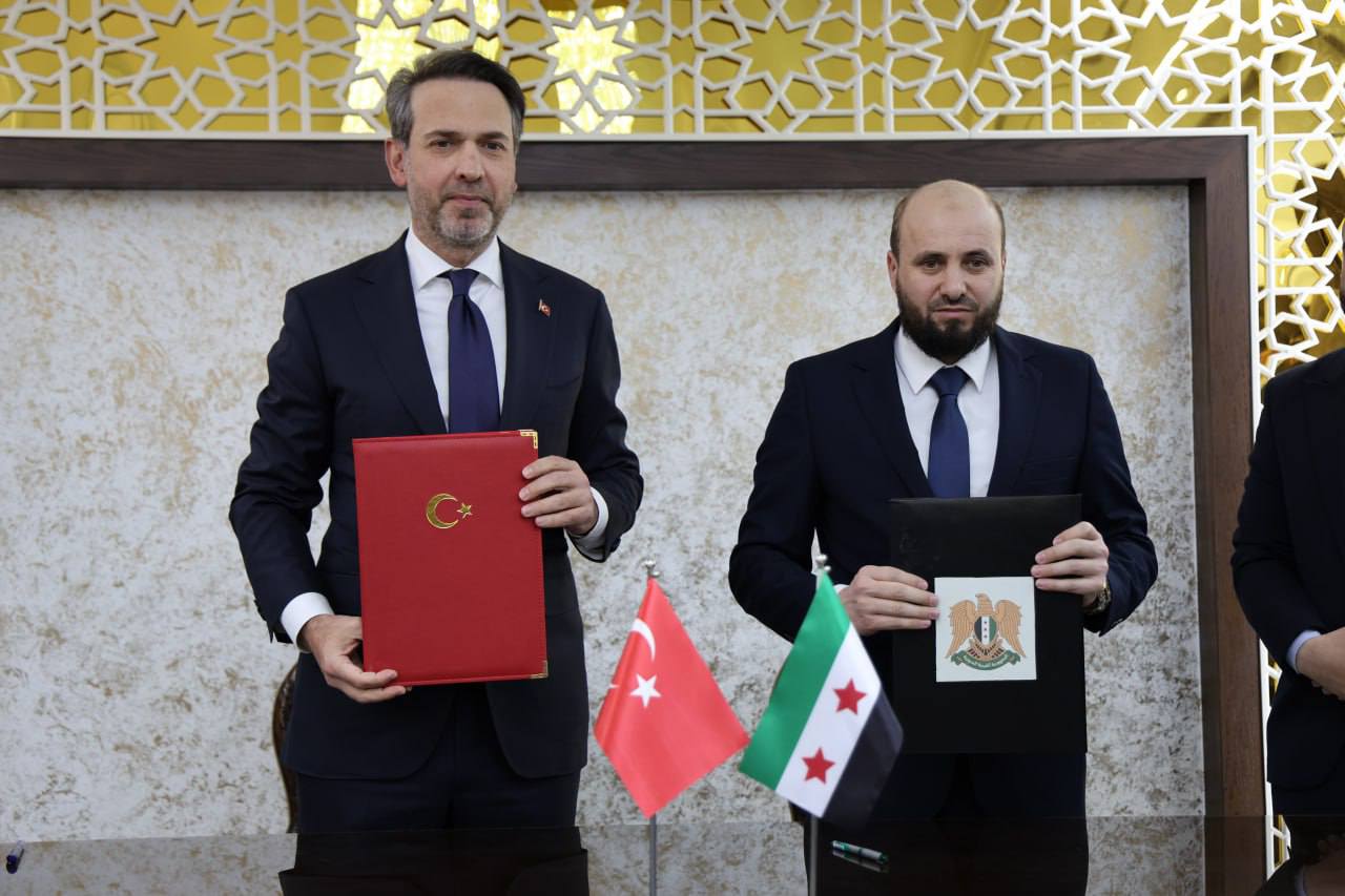 وزير الطاقة السوري المهندس محمد البشير ونظيره التركي ألب أرسلان بيرقدار