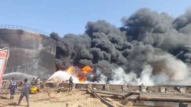 Photo of حرائق ضخمة بمستودعات الوقود في السودان لليوم الثاني (صور)