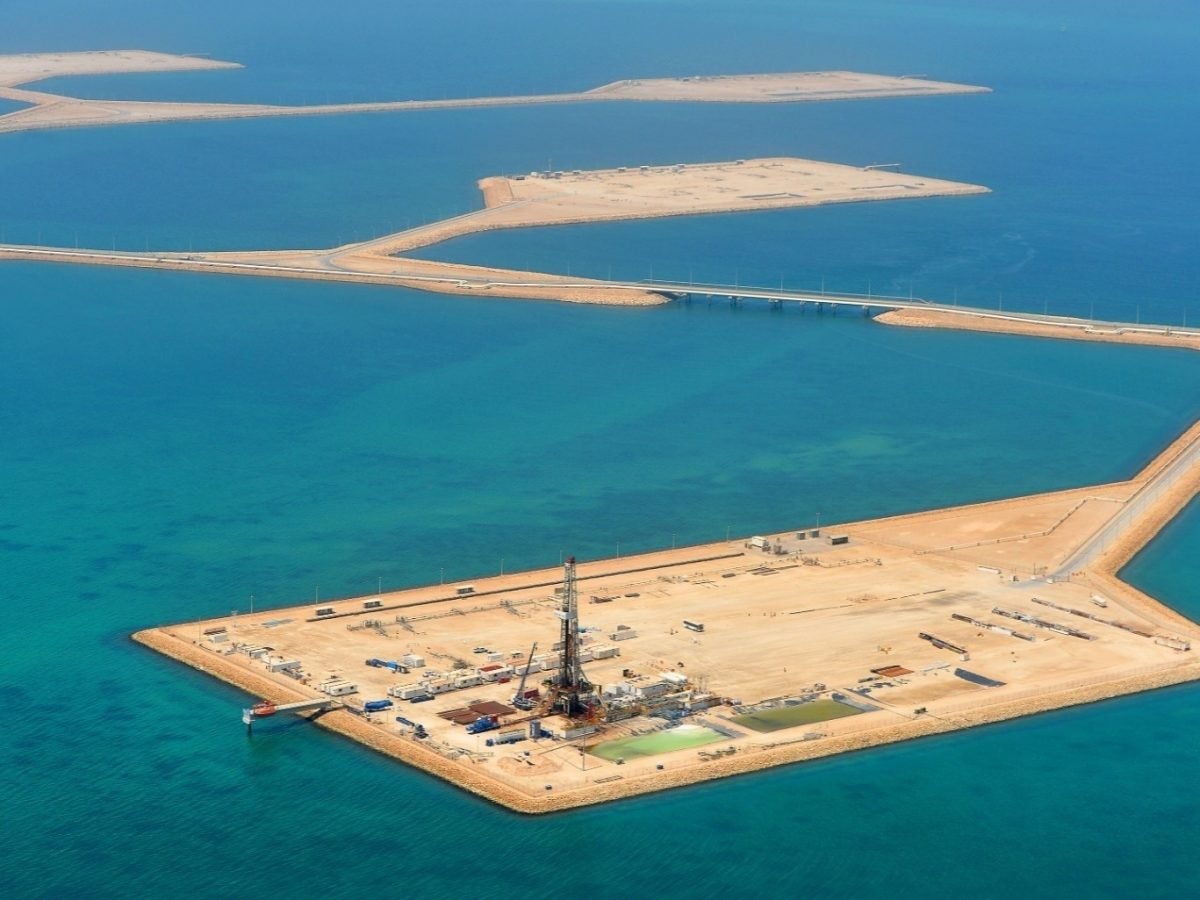 حقل زاكوم البحري في الإمارات