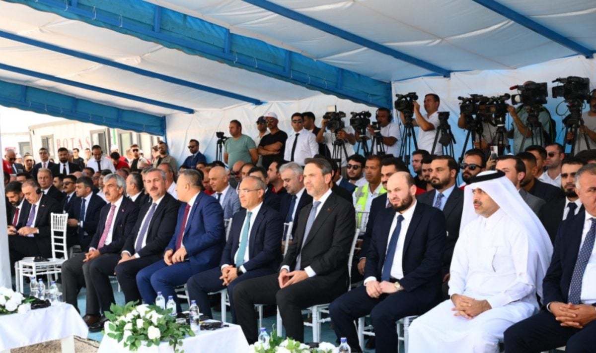 جانب من احتفالية بدء ضخ الغاز الأذربيجاني إلى سوريا